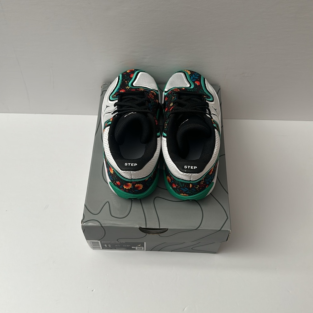 Tatum 3 ‘Welcome To The Garden’ (PS) Sz 11 (HF3137-103) - Picture 3 of 5